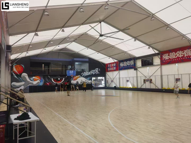 बड़े पैमाने के आयोजनों, स्टेडियमों, स्विमिंग पूल और प्रतियोगिताओं के लिए एल्यूमीनियम मिश्र धातु बहुभुज खेल तम्बू