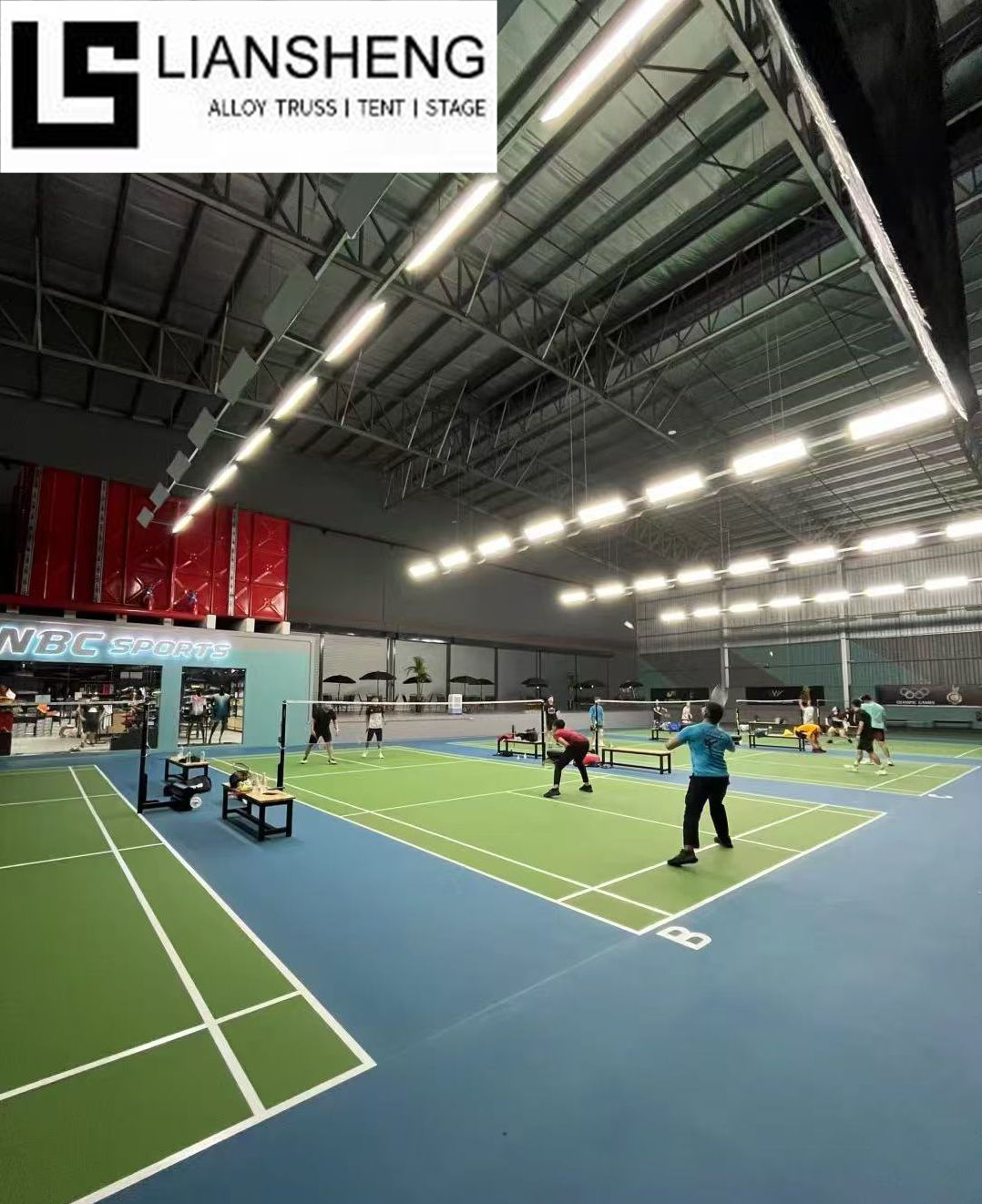 सुपर-बड़े स्पोर्ट्स इवेंट टेंट, आसानी से स्थापित और चलने योग्य, उच्च अनुकूलन विकल्पों के साथ, विभिन्न गतिविधियों के लिए उपयुक्त